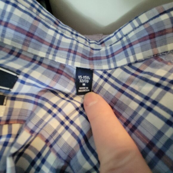 Izod Men's Button-down Collar Long Sleeved Shirt - Picture 5 of 5